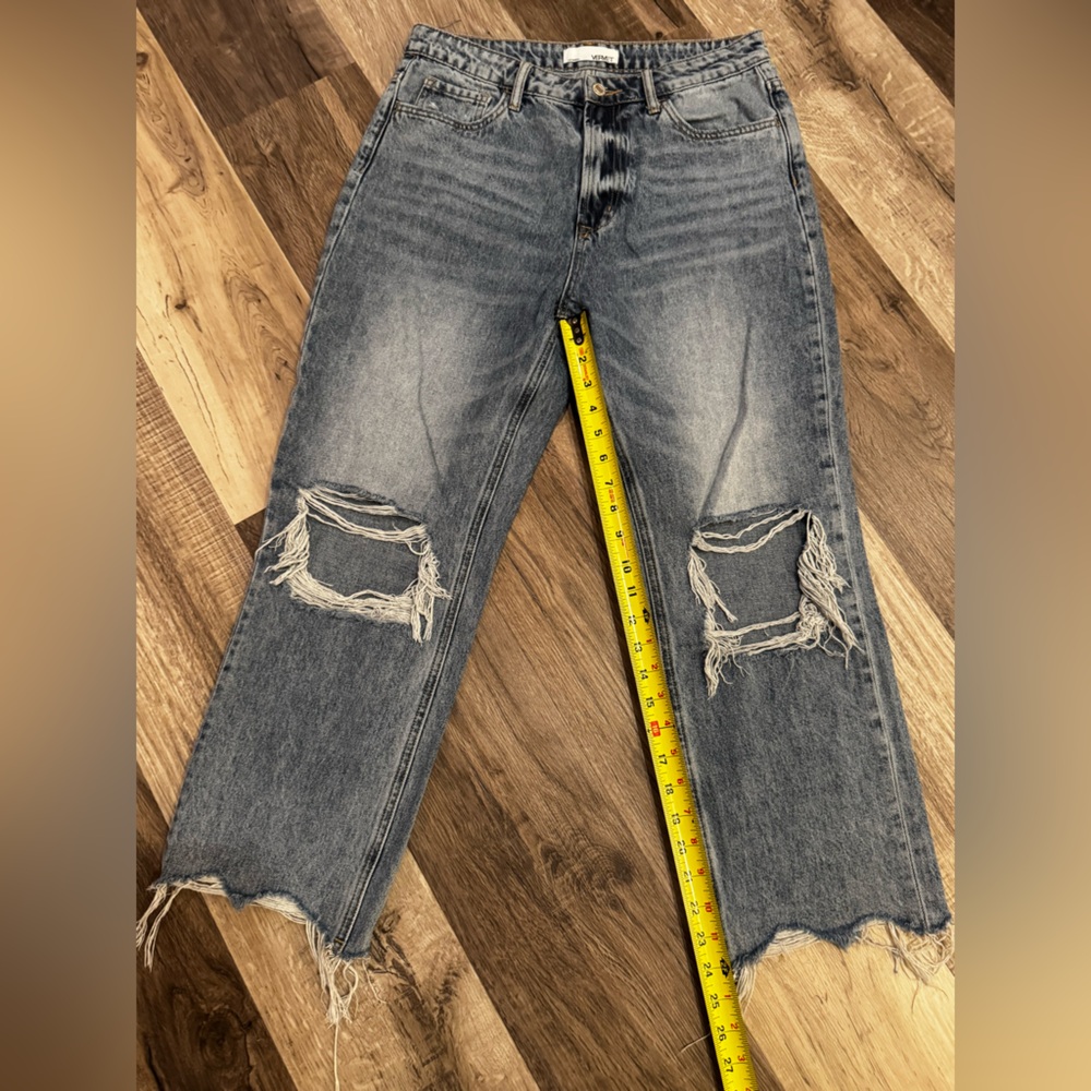 Super stylish High Rise Distressed Vervet brand Jeans… New without tags!
